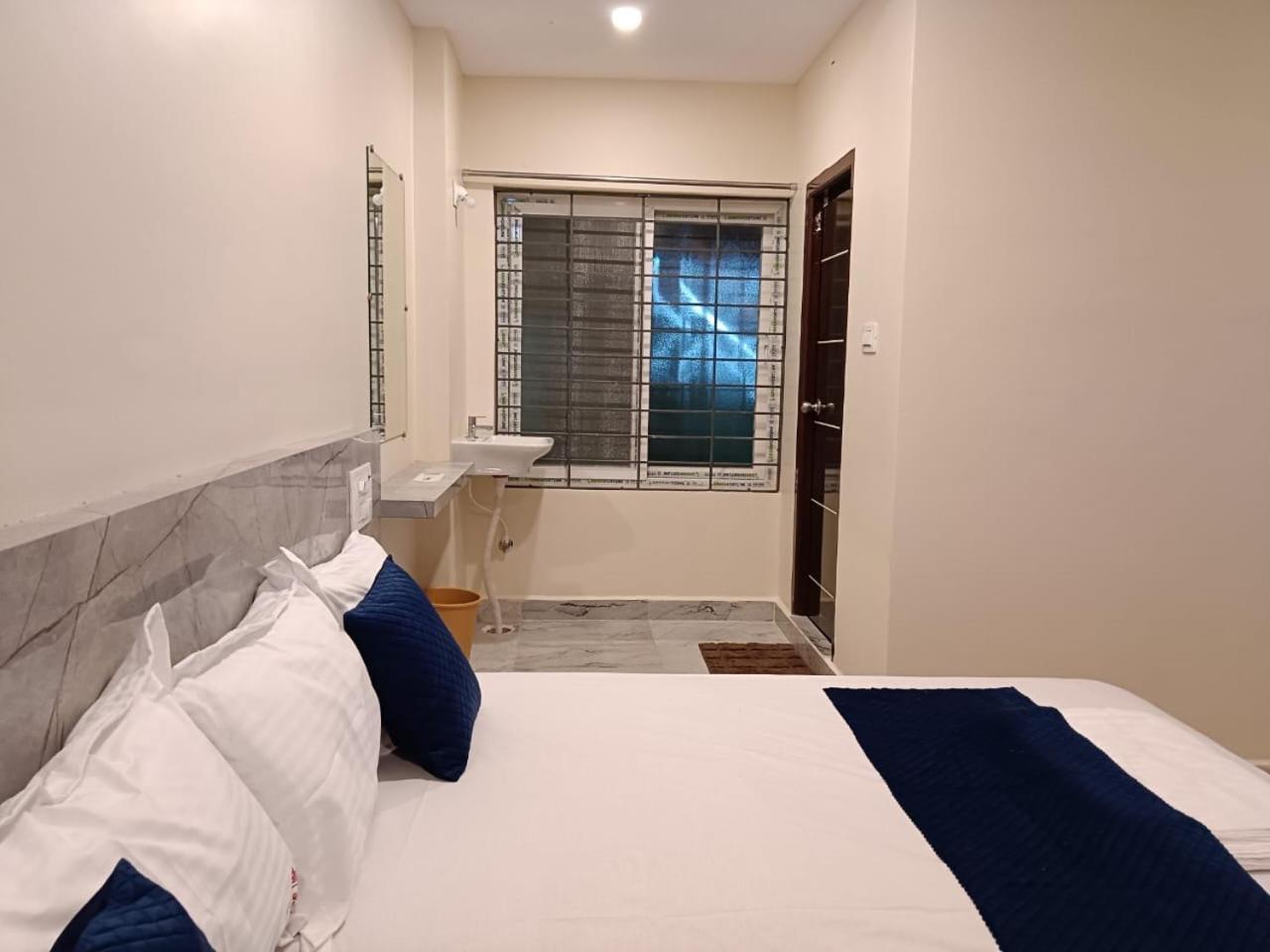 Sri Ganesh Residency Hotel Tirupati Bagian luar foto