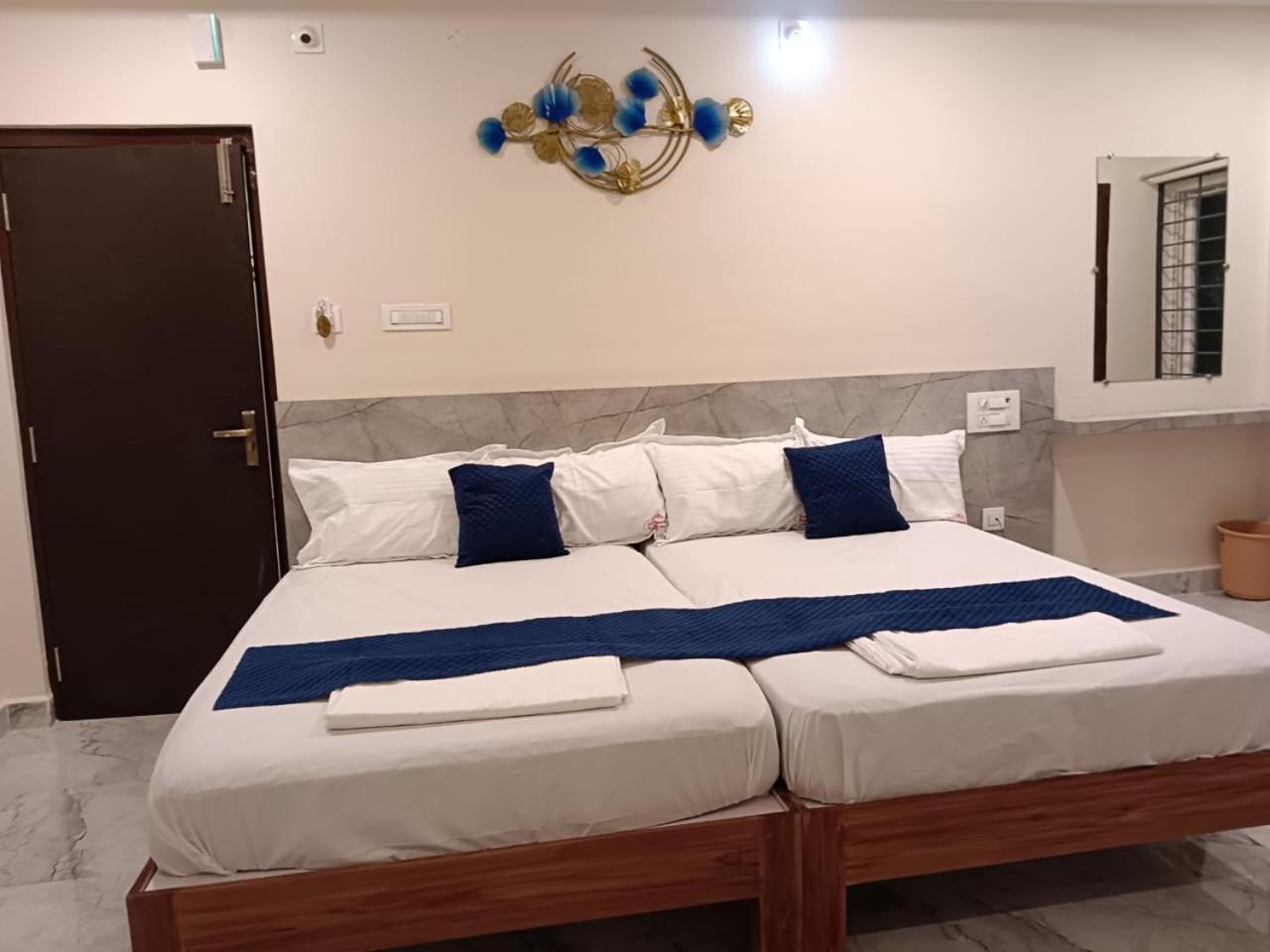 Sri Ganesh Residency Hotel Tirupati Bagian luar foto