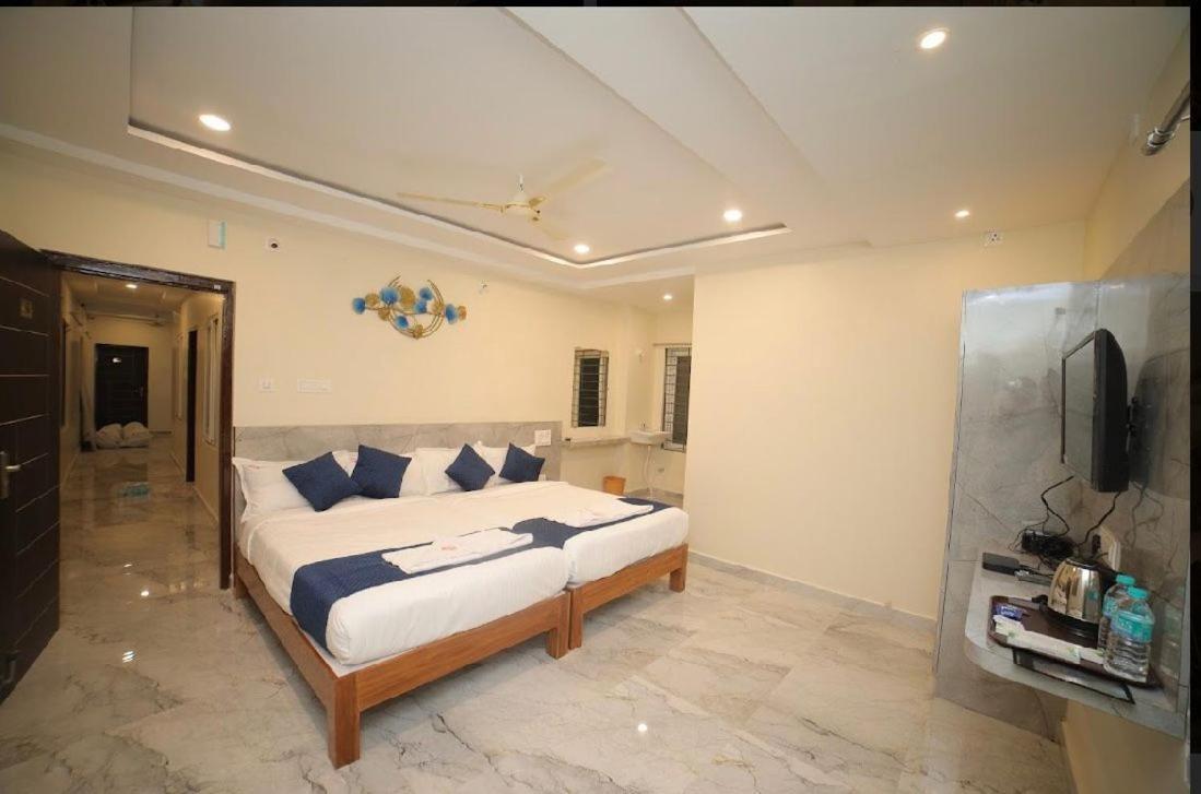 Sri Ganesh Residency Hotel Tirupati Bagian luar foto