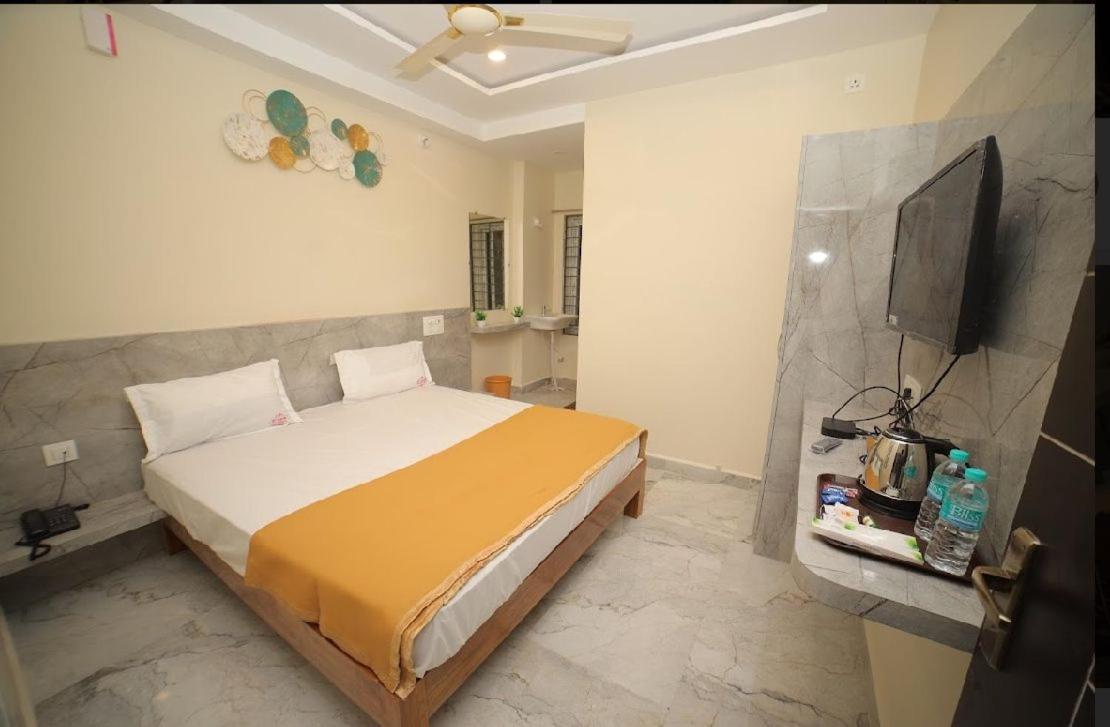 Sri Ganesh Residency Hotel Tirupati Bagian luar foto